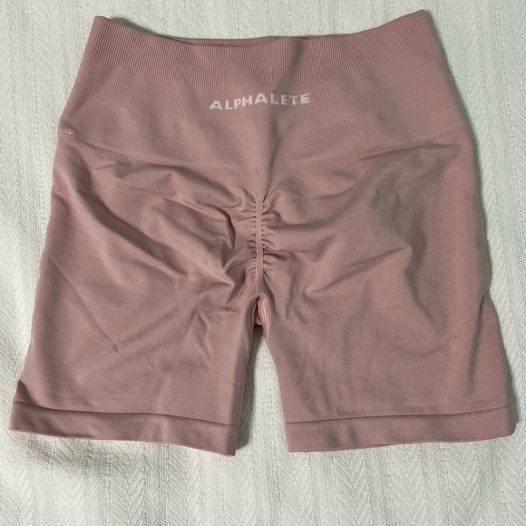 Alphalete 4.5” Amplify Shorts in Blossom - Picture 5 of 5